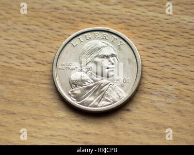 Un dollar Sacagawea (aussi connu sous le nom de "golden dollar"), une pièce d'un dollar des États-Unis premier frappées en 2000. Banque D'Images