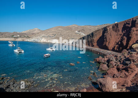 La plage rouge, Santorini, Cyclades, îles de la mer Egée, les îles grecques, Grèce, Europe Banque D'Images