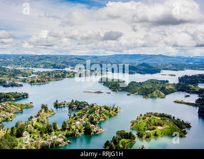 Embalse del Penol, portrait de El Penon de Guatape (Rocher de Guatape), Département d'Antioquia, Colombie, Amérique du Sud Banque D'Images