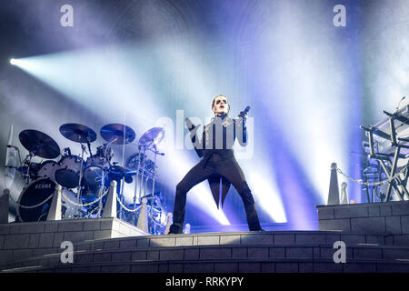 Norvège, Oslo - le 21 février 2019. Le groupe de doom metal suédois Ghost effectue un concert live à Oslo Spektrum d'Oslo. Ici le chanteur Tobias Forge alias Cardinal Copia est vu sur scène. (Photo crédit : Gonzales Photo - Terje Dokken). Banque D'Images