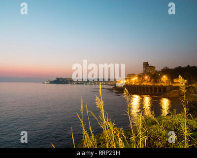 Vue sur la mer Ligure, calme et la nuit, Cernaia salon, l'un des plus beaux endroits en Ligurie Banque D'Images