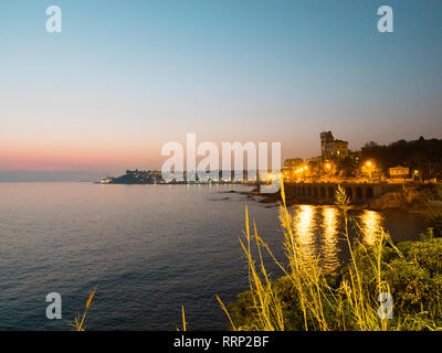 Vue sur la mer Ligure, calme et la nuit, Cernaia salon, l'un des plus beaux endroits en Ligurie Banque D'Images