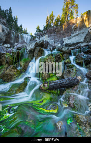 Paulina Creek Falls dans le Monument Volcanique National Newberry au sud de Bend Banque D'Images