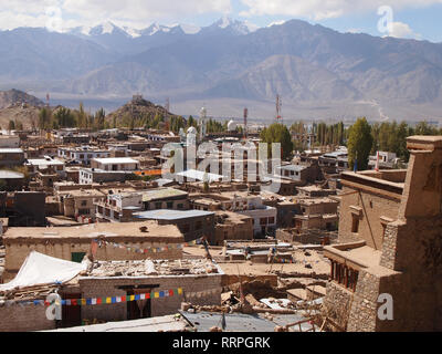 Vue panoramique sur la ville de Leh (Ladakh) du Palais Royal Banque D'Images