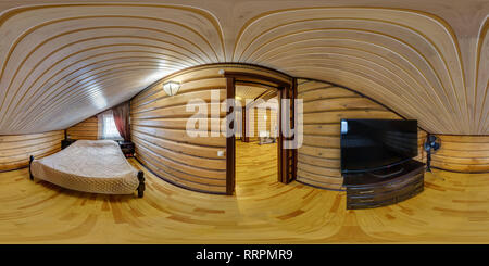 Vue panoramique à 360° de Minsk, Belarus - Décembre 2017 : panorama 360 degrés angle view dans une chambre en bois avec plat en vacances en projection équirectangulaire skybox, V