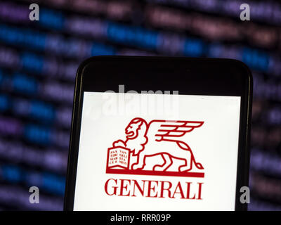 L'Ukraine. 22 Nov, 2018. Assicurazioni Generali insurance company logo vu affichée sur un téléphone intelligent. Crédit : Igor Golovniov SOPA/Images/ZUMA/Alamy Fil Live News Banque D'Images