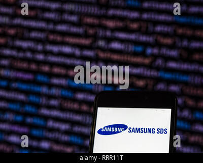 L'Ukraine. Nov 9, 2018. Logo Samsung SDS vu affichée sur un téléphone intelligent. Crédit : Igor Golovniov SOPA/Images/ZUMA/Alamy Fil Live News Banque D'Images