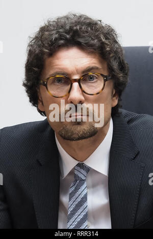 Corigliano Rossano, Italie, 26 février, 2019 - Danilo Toninelli, Ministre des Infrastructures et des Transports, lors du débat sur sa visite à Calabria, Italie. Credit : Alfonso Di Vincenzo/Kontrolab/Alamy Live News Banque D'Images