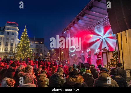 Le Père Noël d'effectuer à la célébration de Noël, Reykjavik, Islande Banque D'Images