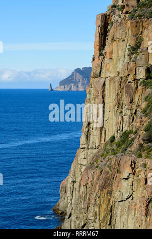 L'Australie, la Tasmanie, la péninsule de Tasman, Tasman National Park, Cape Français Hauy au Cap Pilier Banque D'Images