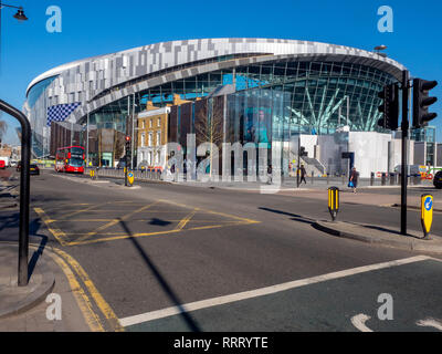 Le nouveau Tottenham Hotspur FC (Spurs) stade dans la banlieue nord de Londres. Banque D'Images