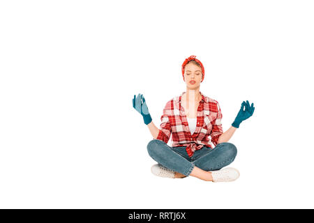 Fille flottant en jeans et chemise à carreaux isolated on white Banque D'Images