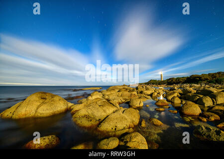 L'Australie, la Tasmanie, Eddystone Point , le parc national de Mount William, phare dans la lune Banque D'Images