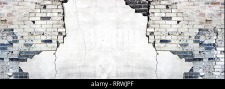 Détail de l'effondrement du mur de plâtre stuc vieille brique en ruine s'effriter Banque D'Images