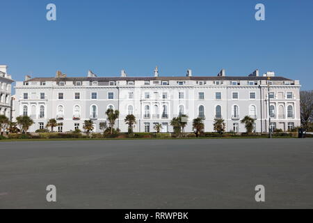 Plymouth, Devon, UK. 26 Février, 2019. L'architecture victorienne le long de Plymouth Hoe. La binette est l'un des plus populaires attractions touristiques dans Plymou Banque D'Images