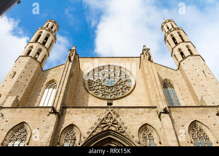 Santa Maria del Mar (1383) est une imposante église dans la Ribera de Barcelone, Espagne Banque D'Images