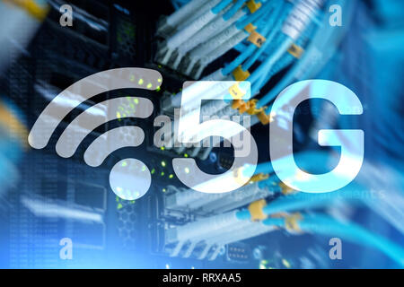 Réseau 5G, 5G Connexion internet Concept dans l'arrière-plan numérique. Concept de réseau de communication intelligente Banque D'Images