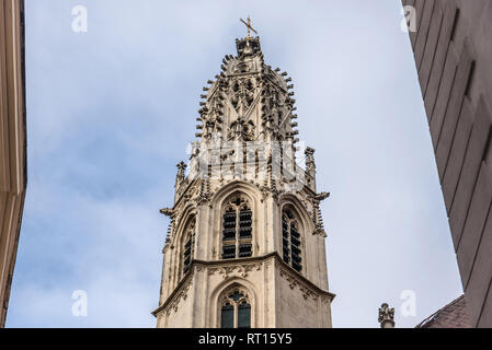 Vienne, Autriche - 31 décembre 2017. A proximité de la flèche ajourée de Maria am Gestade aka St. Mary sur la banque la plus ancienne église gothique - viennois. Détail Banque D'Images