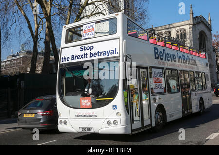 Westminster, London, UK, le 27 Feb 2019. Des manifestants pro et anti Brexit rally le long de la Maison du Parlement à Westminster, et brièvement en conflit. Credit : Imageplotter/Alamy Live News Banque D'Images