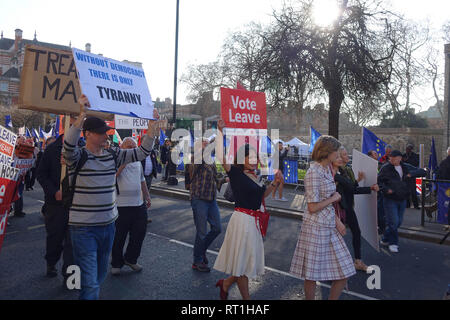 Westminster, London, UK. 27 févr. 2019. Pro-Brexit manifestation à Westminster, Londres. Crédit : Thomas Krych/Alamy Live News Banque D'Images