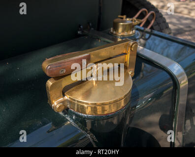 Goulotte de remplissage de carburant Vintage Banque D'Images