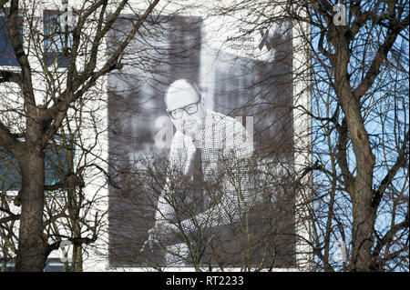 Poster avec l'image du maire assassiné de Gdansk, Pawe³ Adamowicz, un mois après Pawel Adamowicz a été poignardé sur scène à Gdansk, Pologne. 13 février Banque D'Images