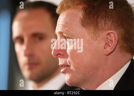 Nouveau gestionnaire Celtique Neil Lennon (à droite) avec John Kennedy adjoint au cours de la conférence de presse au Celtic Park, Glasgow. Banque D'Images