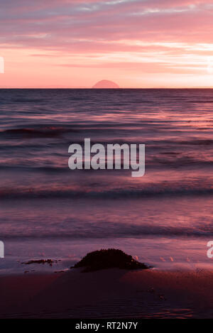 Voir l'Ailsa Craig de l'île rocky de Mull of Kintyre Banque D'Images