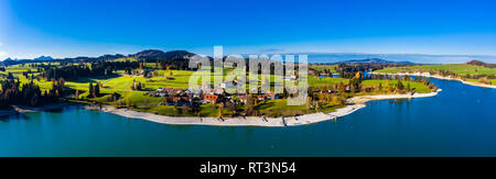 L'Allemagne, en Bavière, à l'Est, Füssen, Schwangau Allgaeu, Dietringen, vue aérienne du lac de Forggensee Banque D'Images