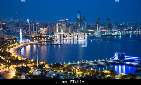Vue panoramique de nuit Bakou Banque D'Images