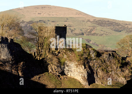 Château de Peveril, Cavedale, Castleton, Peak District, Derbyshire, Royaume-Uni Banque D'Images