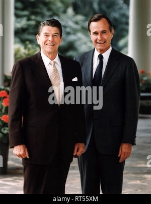 Le portrait officiel du président Ronald Reagan et son vice-président George H. W. Bush. Banque D'Images