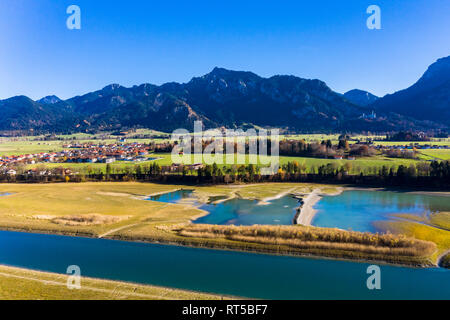 L'Allemagne, en Bavière, à l'Est, Füssen, Schwangau Allgaeu, Forggensee, faible niveau d'eau et bancs Banque D'Images