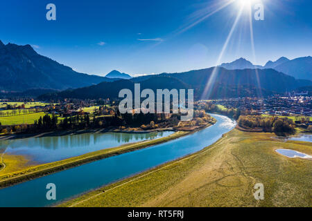 L'Allemagne, en Bavière, à l'Est, Füssen, Schwangau Allgaeu, Forggensee, faible niveau d'eau et bancs Banque D'Images