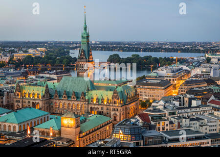 Allemagne, Hambourg, Hamburg City Hall et Lacs Alster Banque D'Images