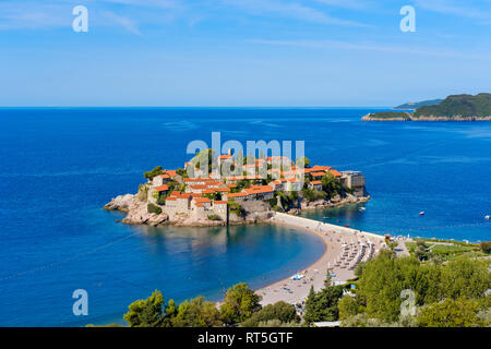 Le Monténégro, Côte Adriatique, l'île de Sveti Stefan Hôtel et plage, près de Budva Banque D'Images