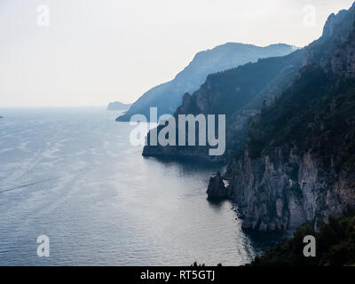 L'Italie, Campanie, Golfe de Salerne, Sorrento, Amalfi, Positano, falaise, côte, Tordigliano Belvedere Banque D'Images