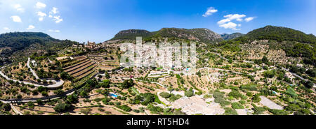 Espagne, Baléares, Mallorca, Valldemossa, église paroissiale Sant Baromeu et Cartuja de Valldemosa Banque D'Images