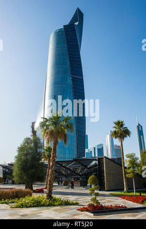 Saoudite, Koweït, Koweït City, Al Shaheed Park et Al Hamra Tower Banque D'Images