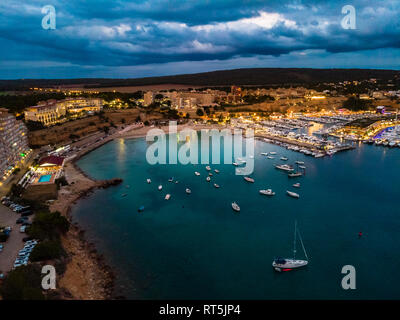 Mallorca, El Toro, Port Adriano à l'heure bleue, vue aérienne Banque D'Images