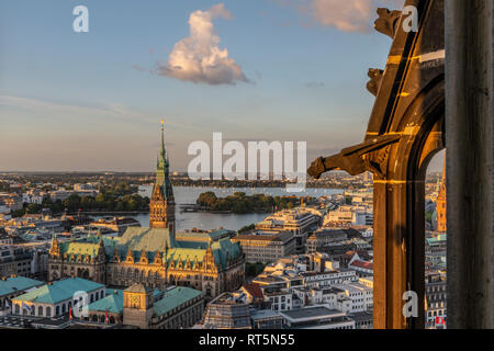 Allemagne, Hambourg, Lacs Alster et mairie de Hambourg Banque D'Images