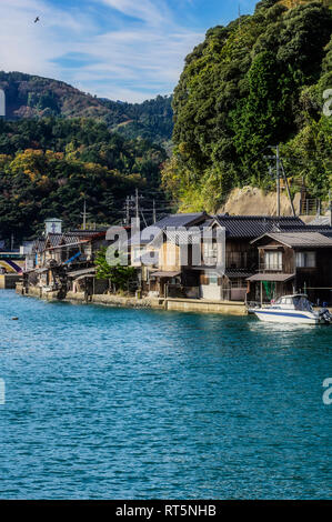 Le Japon, Kyoto Prefecture, village de pêcheurs Ine, paysage urbain Banque D'Images