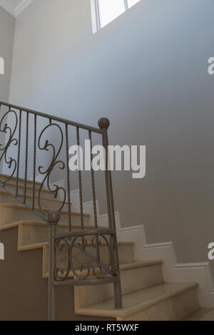 Escalier à la maison de l'intérieur Banque D'Images