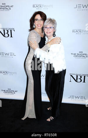 Le Nevada Ballet Theatre honore plusieurs fois primé, actrice, danseuse, chanteuse et humanitaire Rita Moreno comme sa femme de l'année 2019 à l'intérieur de Bal Primrose Aria Resort & Casino à Las Vegas comprend : Rita Moreno, Luisa Fernanda Gordon Où : Las Vegas, Nevada, United States Quand : 27 Jan 2019/WENN.com DJDM Crédit : Banque D'Images