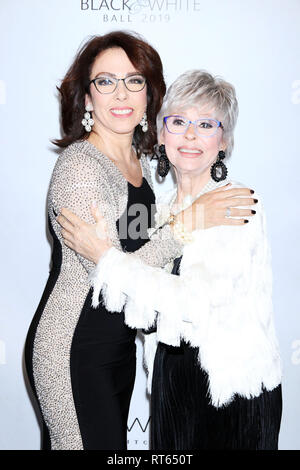 Le Nevada Ballet Theatre honore plusieurs fois primé, actrice, danseuse, chanteuse et humanitaire Rita Moreno comme sa femme de l'année 2019 à l'intérieur de Bal Primrose Aria Resort & Casino à Las Vegas comprend : Rita Moreno, Luisa Fernanda Gordon Où : Las Vegas, Nevada, United States Quand : 27 Jan 2019/WENN.com DJDM Crédit : Banque D'Images