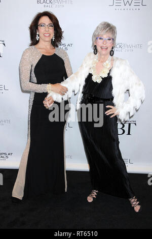 Le Nevada Ballet Theatre honore plusieurs fois primé, actrice, danseuse, chanteuse et humanitaire Rita Moreno comme sa femme de l'année 2019 à l'intérieur de Bal Primrose Aria Resort & Casino à Las Vegas comprend : Rita Moreno, Luisa Fernanda Gordon Où : Las Vegas, Nevada, United States Quand : 27 Jan 2019/WENN.com DJDM Crédit : Banque D'Images