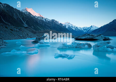 Mt Cook vu de paysage Lac Tasman Banque D'Images