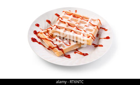 Gaufres Belges withf ruit sauce sur une assiette avec clipping path Banque D'Images