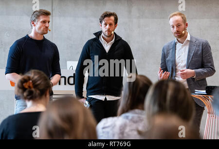 Berlin, Allemagne. 28 Février, 2019. Les membres du conseil d'Zalando David Schneider (l-r), Robert Gentz et Rubin Ritter présente les chiffres annuels pour 2018 lors d'une conférence de presse au siège de la nouvelle société à Friedrichshain. Crédit : Bernd von Jutrczenka/dpa/Alamy Live News Banque D'Images