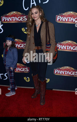 HOLLYWOOD, CALIFORNIE - Le 27 février : Drea De Matteo au Los Angeles première de 'Cats' au Pantages Theatre Le 27 février 2019 à Hollywood, Californie. Crédit : David Edwards/MediaPunch Banque D'Images